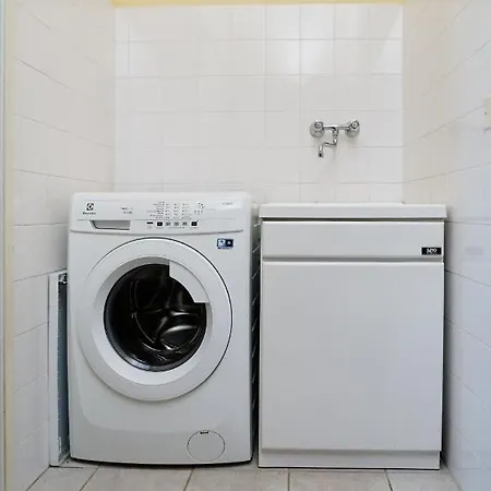 公寓 Sleeps 8 Pool Air Con 马格拉新堡