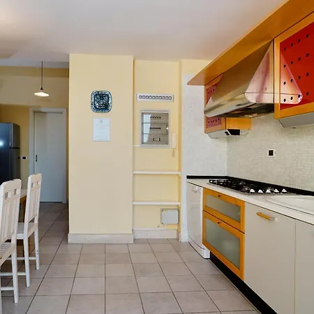 公寓 Sleeps 8 Pool Air Con