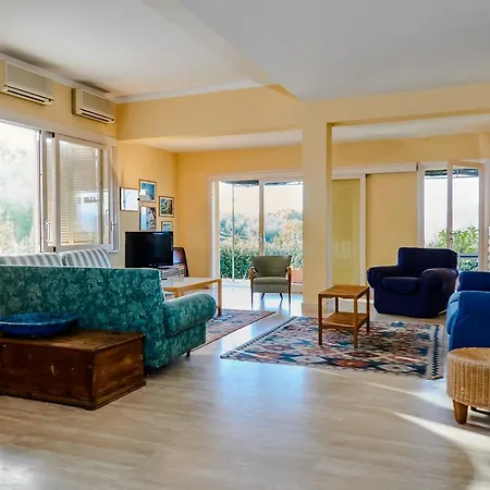 Sleeps 8 Pool Air Con 公寓 *